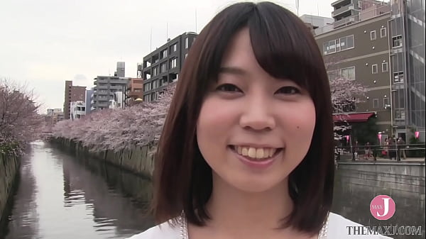 Akane, a 25-year-old married woman, has perverted erect nipples and bristly hair that makes men fall in love with her.