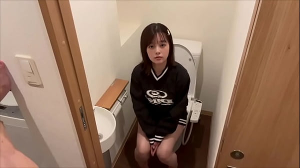 [Daily SEX of a couple living together] A couple has sex with a light creampie after pampering her stinky girlfriend's sour pussy.