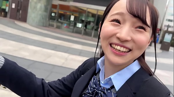 Rina (18) Light Music Club [Currently a 3rd grade student at a metropolitan high school] [A hot J○ who can't control his sexual desire even though it's during the test period] [Can't resist the feeling of being raw, and has an unplanned raw creampie while wearing a uniform] [Non-stop shaking his hips! body