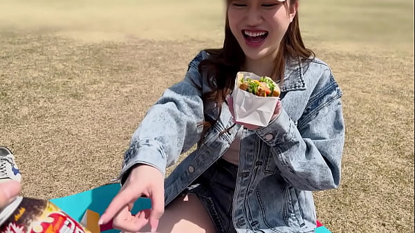 Part 1 [A girl with marshmallow big breasts who wants to be massaged for the rest of her life] A defenseless gal with a husky voice (Yang) has full-on acme sex with a sweet voice and a cock piston that repeatedly thrusts her uterus