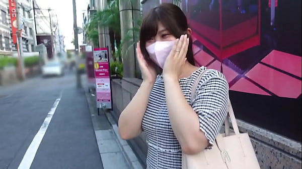 [My husband is dissatisfied!] A young wife with a beautiful butt and too erotic body! It seems that she is not satisfied with her life with her husband (in his 50s)! Excited by the transcendental blowjob and sensual sex! Monopoly-chan